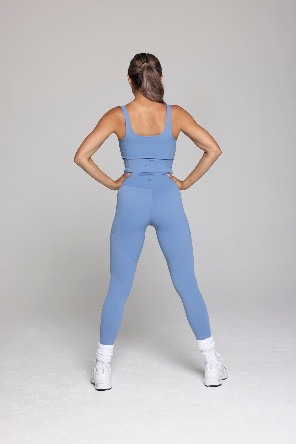 IN-MOTION LEGGING WITH POCKETS - SKY BLUE