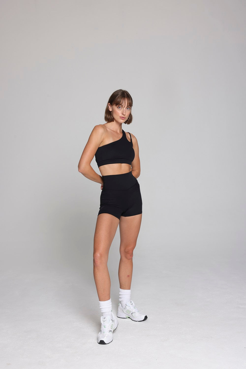 ONE SIDED SPORT BRA - BLACK