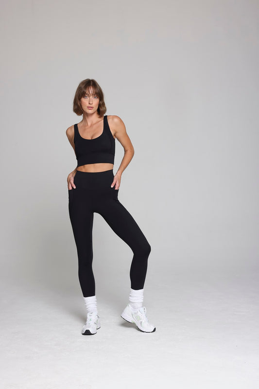 IN-MOTION LEGGING WITH POCKETS - BLACK