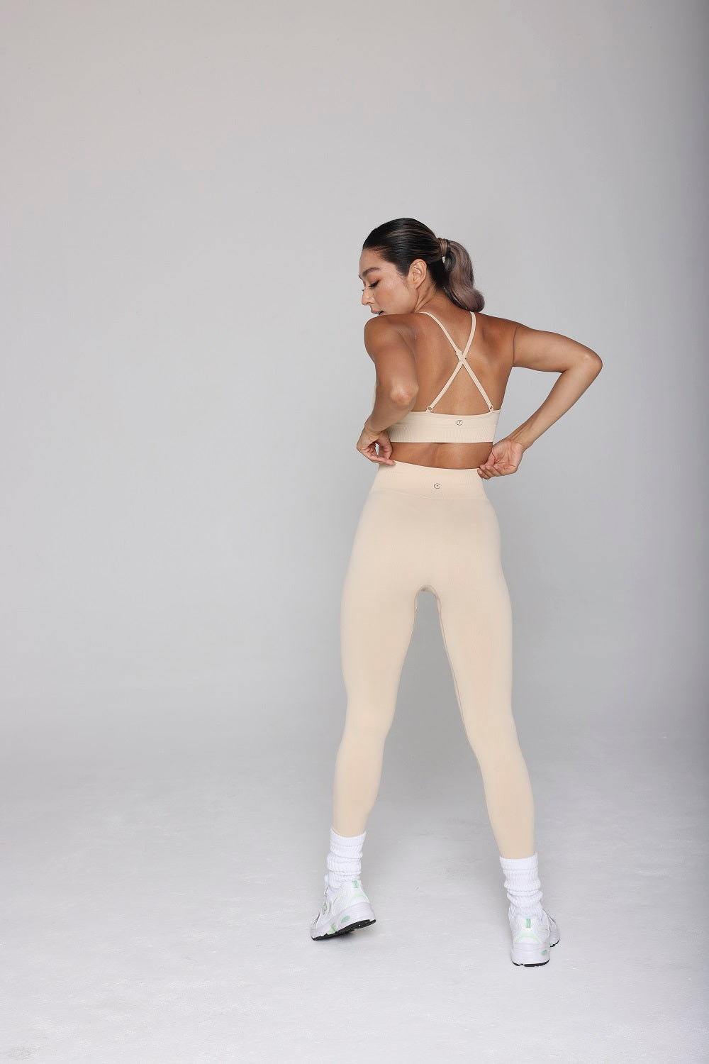 SHE'S SEAMLESS SPORT BRA - CREAM