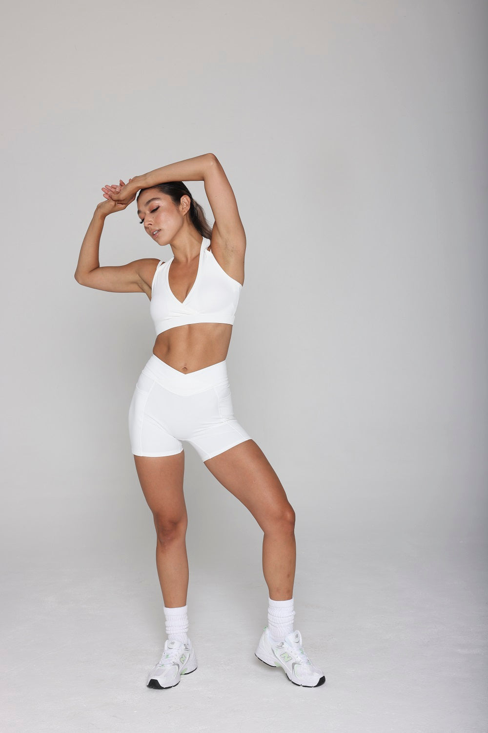 V-SHAPE SPORT BRA - WHITE