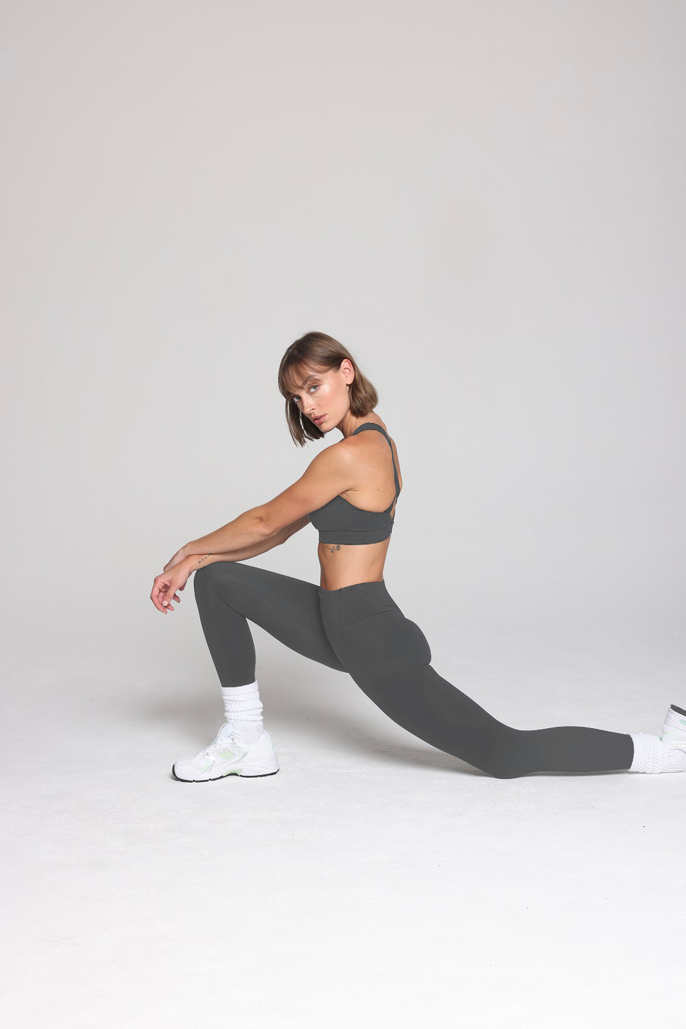 IN-MOTION LEGGING - SMOKE GRAY