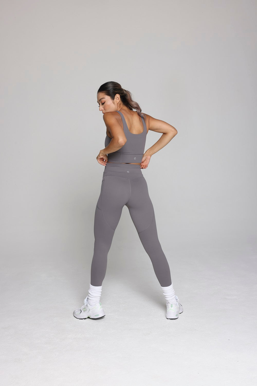 IN-MOTION LEGGING WITH POCKETS - OAT